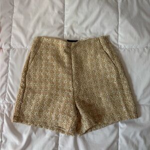 EXPRESS / Size 00 / Size XS / Gold Cream Twill High Rise Shorts Work or Occasion